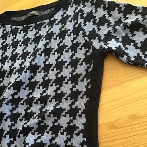 Houndstooth blue sweater